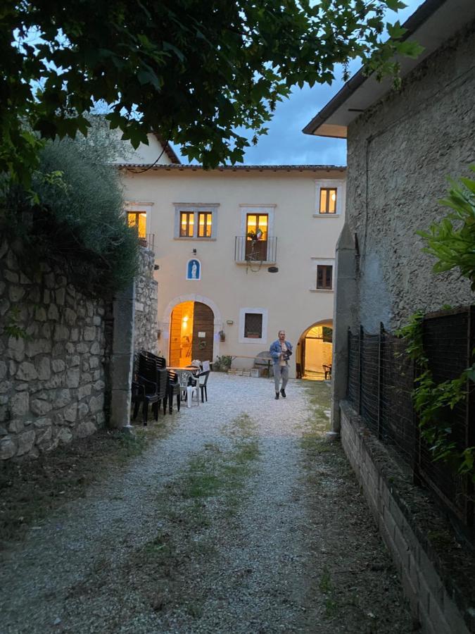 Dimora Dell'Arte Hotell Navelli Exteriör bild