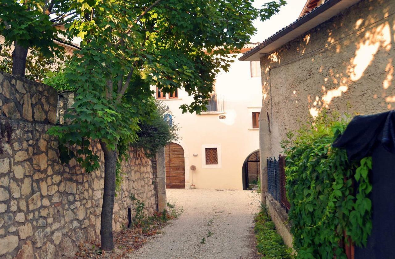 Dimora Dell'Arte Hotell Navelli Exteriör bild